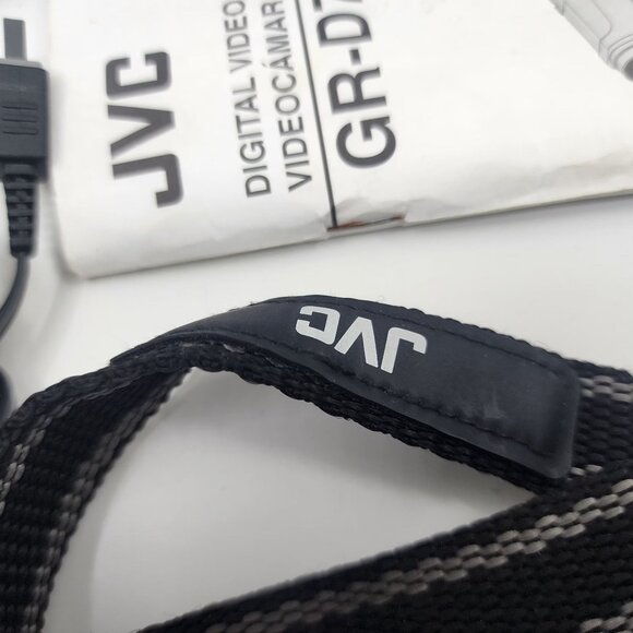 JVC GR-D770U Digital Video Camera With 34x Optical Zoom Accessories & Case - Picture 7 of 16